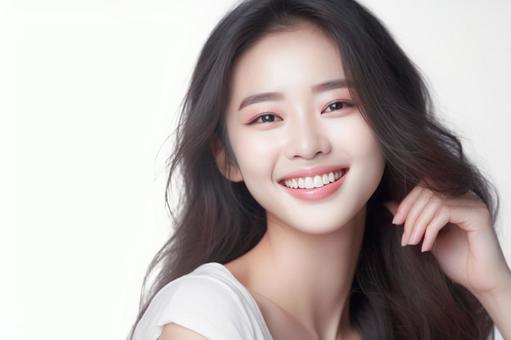 審美歯科治療を受けた歯の綺麗な女性